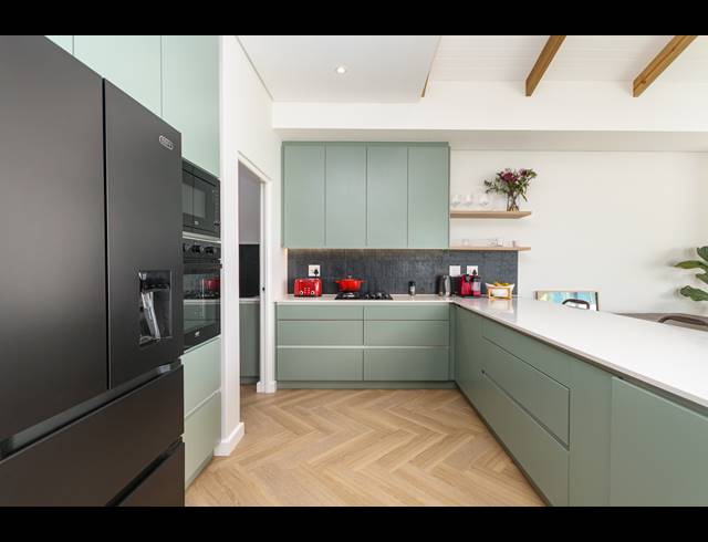 4 BEDROOM FREEHOLD FOR SALE IN SANDOWN